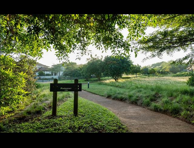 3 BEDROOM TOWNHOUSE FOR SALE IN IZINGA ESTATE